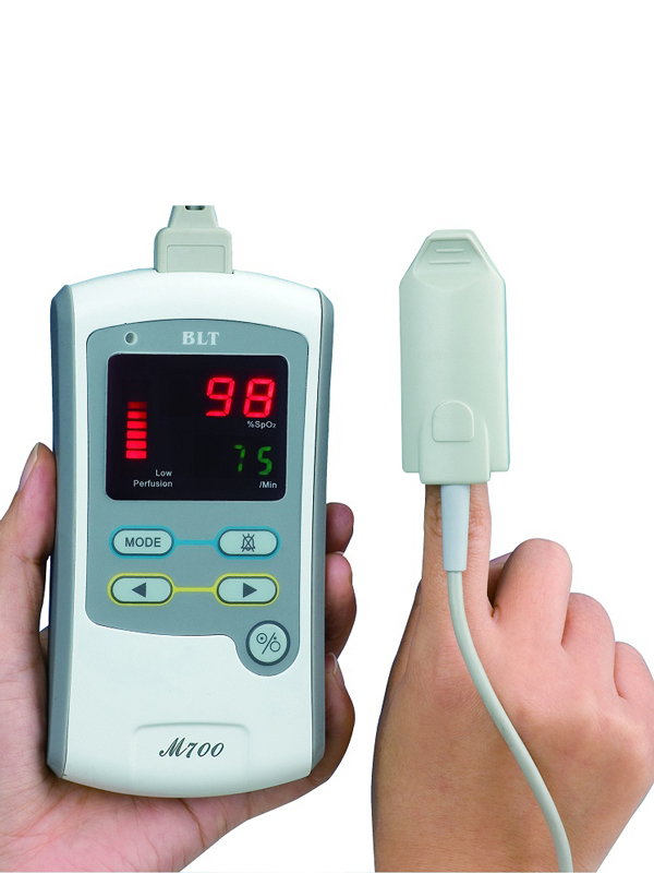 Handheld-Pulse-Oximeter-M700.jpg2